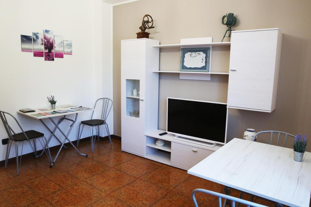 Appartamento Delle Rose เซสโต คาเลนดิ ภายนอก รูปภาพ