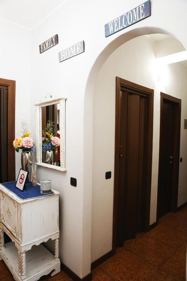 Appartamento Delle Rose เซสโต คาเลนดิ ภายนอก รูปภาพ