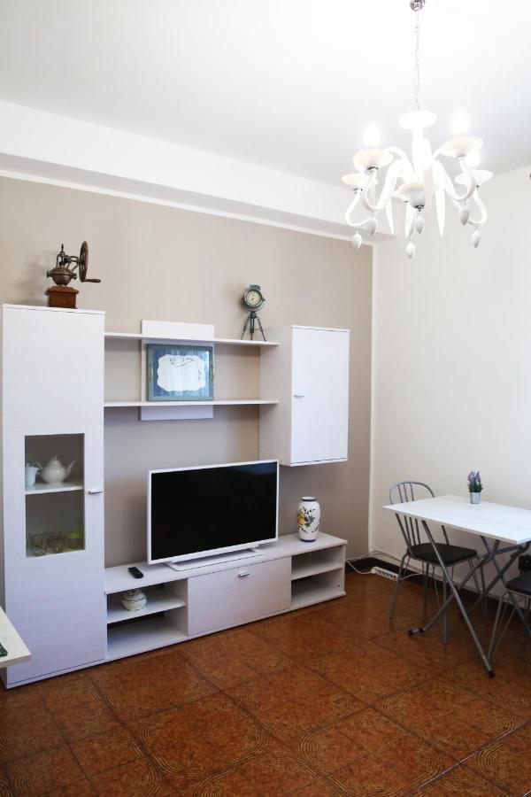 Appartamento Delle Rose เซสโต คาเลนดิ ภายนอก รูปภาพ